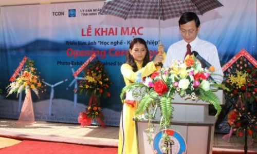 Mr. Nguyễn Đức Thanh – Chairman of Ninh Thuan Provincial People Committee making Opening speech