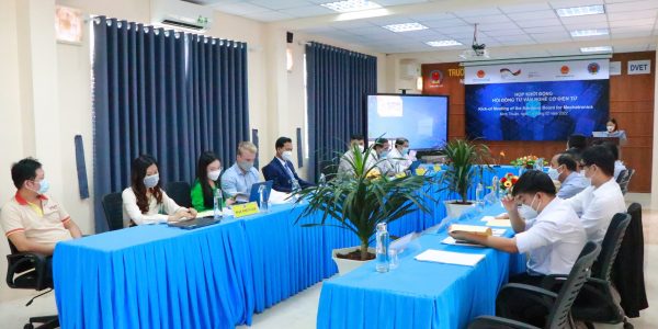 Thảo luận trong Hội nghị Hội đồng tư vấn nghề Cơ điện tử