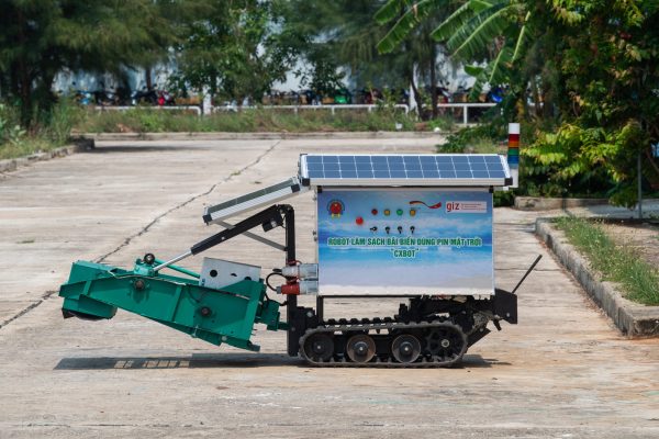 Solar-powered beach waste collector, one of the products of college teachers and students.