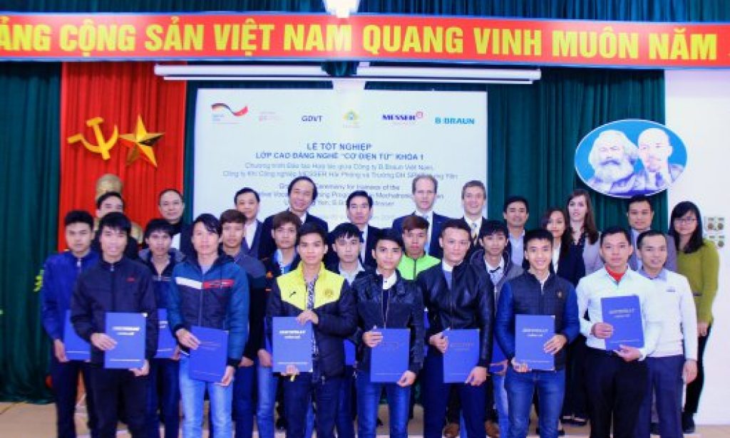 14 graduates of the cooperative vocational training programme in mechatronics received their certificates after 2 years of training