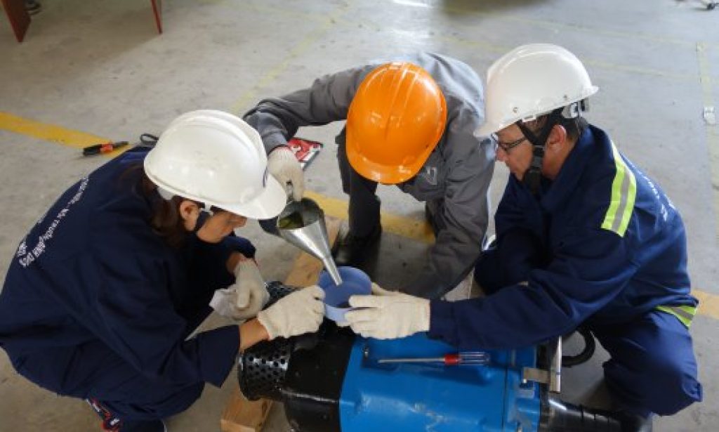 Practical test on dismantling and maintaining pump