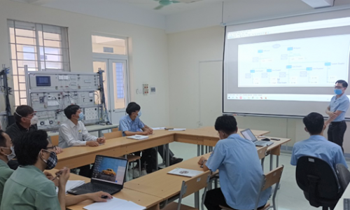 Participants were introduced about the KNX system in a building