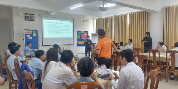 Các đại biểu chia sẻ về kế hoạch thực hiện tiếp theo tại đơn vị - Participants discuss the next implementation steps at their respective institutes.