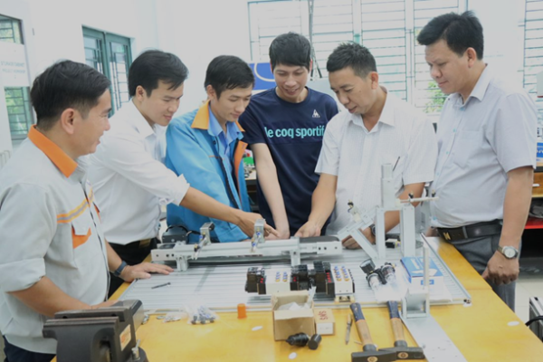Mechatronics core teachers manufactured and installed the actuator system for workstation under practical exam