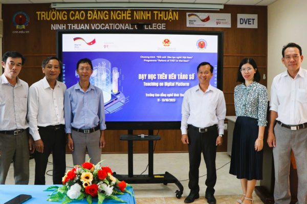 Mr . Nguyen Phan Anh Quoc – NTVC Rector with trainer, core teachers