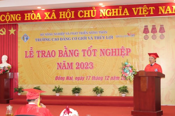 Dr Nguyen Van Chương – Rector of VCMI gave his opening speech
