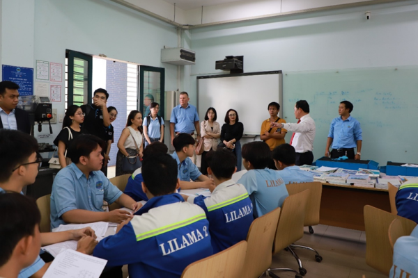 The Vice Rector of LILAMA 2 – Mr Le Quang Trung - introduced the facilities and cooperative training activities with businesses at the college