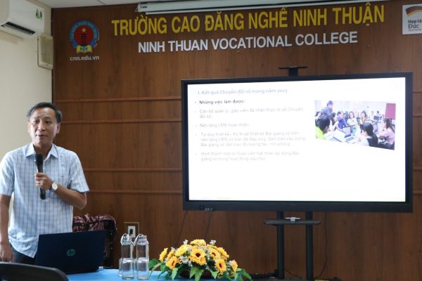 Mr . Tran Trung Dung – NTVC Vice Rector was presenting at the event