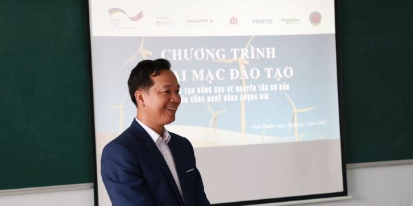 Mr. Nguyen Phan Anh Quoc – Rector of NTVC welcomes the participants and opens the training.
