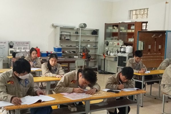 Students in a theoretical session at Vietnamese-German Technical College of Ha Tinh