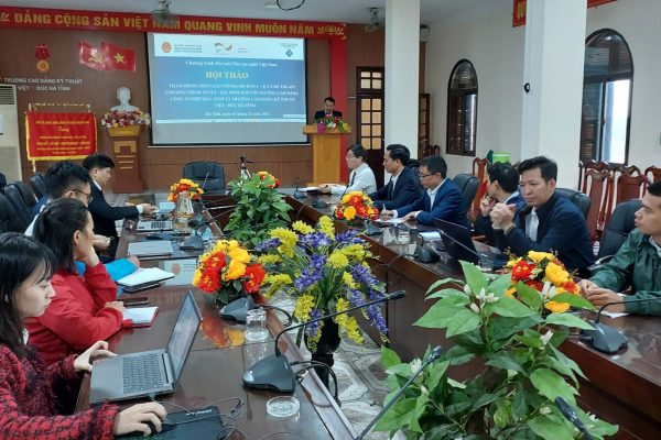 Mr. Nguyen Thanh Hai – Rector of An Giang Vocational college contributing ideas at the workshop