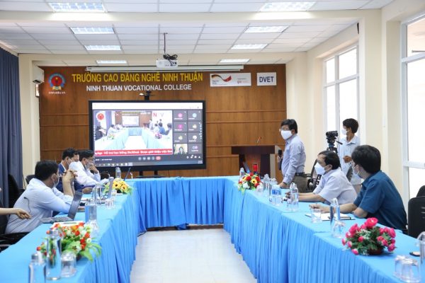 Ông Đạo Văn Rớt, Phó Giám đốc Sở Công Thương phát biểu chỉ đạo tại hội thảo.