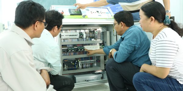Learning about components and functions within simulation bench.