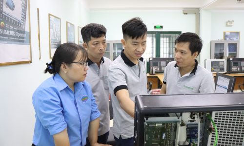 Teamwork to detect and remedy configuration machine failures.