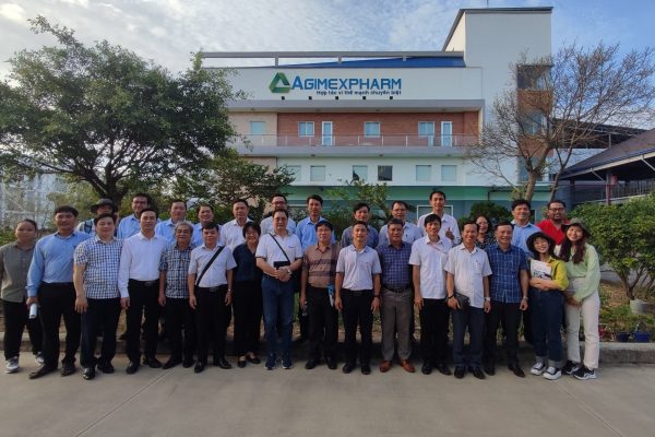 The workshop delegates visited AGVC’s partner enterprise in implementing the cooperative training model, AGIMEXPHARM Pharmaceutical JSC