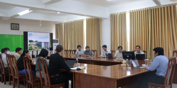 Mr. Doan Van Phuc, Head of Mechatronics Department is reporting the training progress of pilot class in mechatronics per German standard orientation