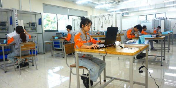 Picture 4: The student was doing the programming in practical part of the exam (EEB)
